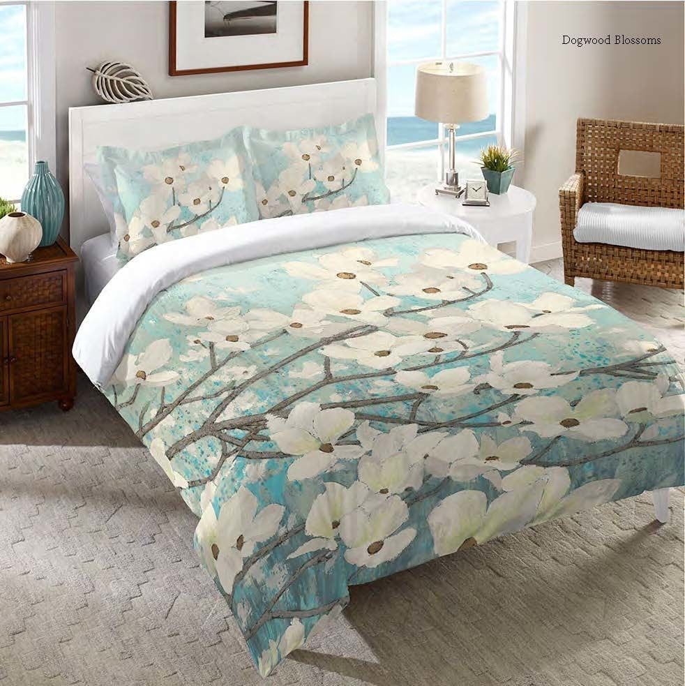 Laural Home Dogwood Blossoms Comforter, King