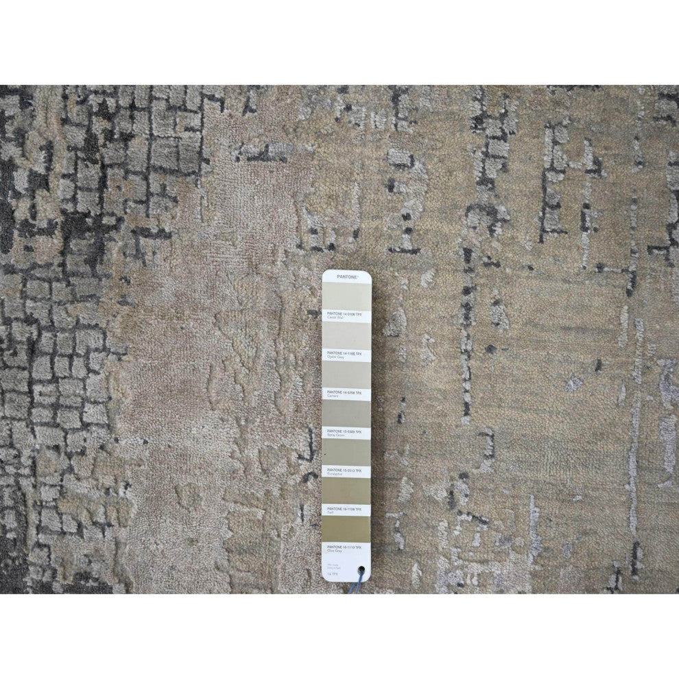 Cloud Gray Hand Knotted Abstract Design Wool and Silk Round Rug 9'10"x9'10"