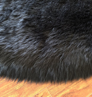 LAMBZY Genuine Sheepskin, Black, 3'x4'4"
