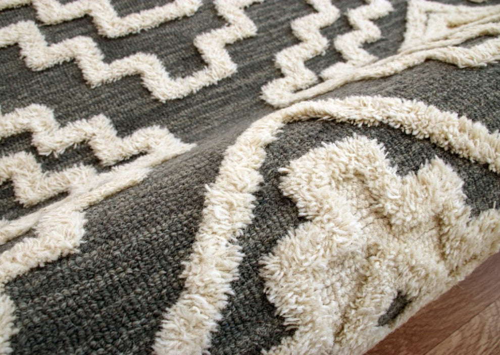 6" Round Gray and Cream Geometric Area Rug