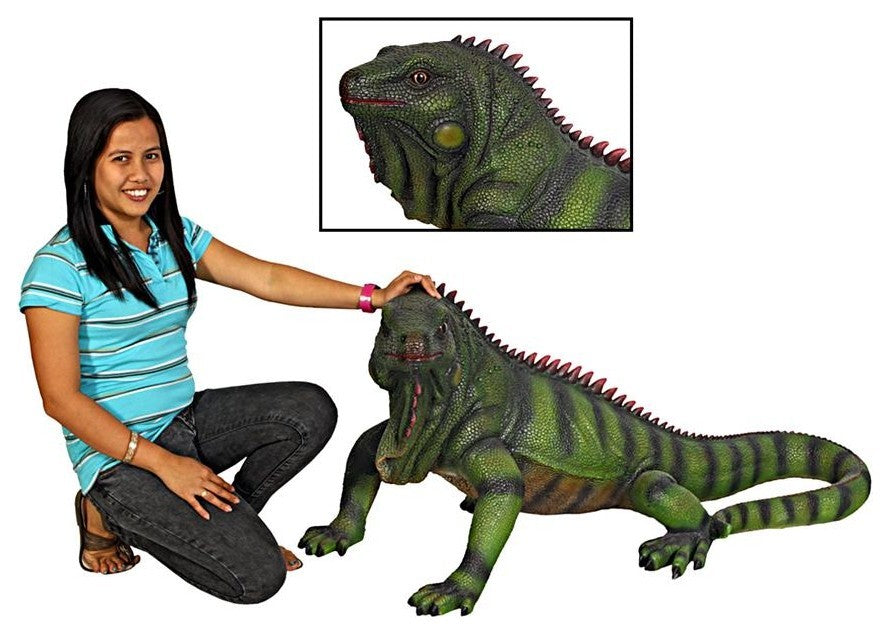 Giant Iggy the Iguana Statue