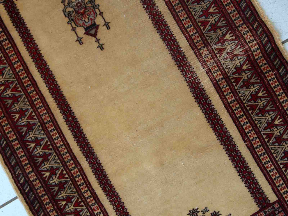 Handmade Vintage prayer Pakistani Lahore Rug, 2.5'x4.6', 77cmx140cm 1960s