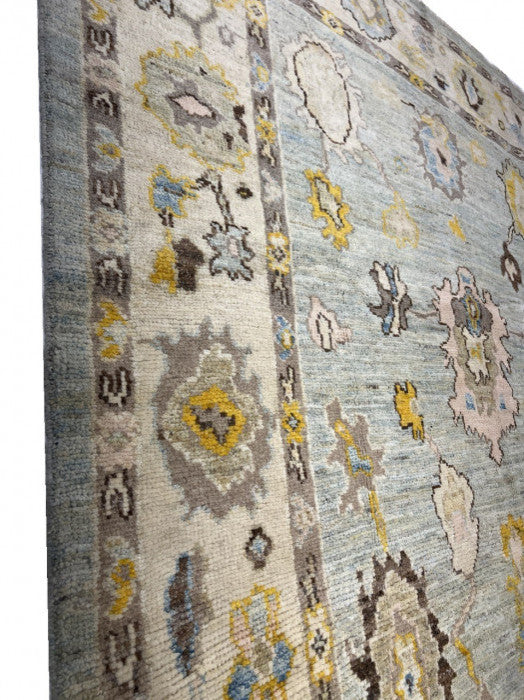 Fine Hand Knotted Persian Sultanabad Rug 5'9"x9'8"