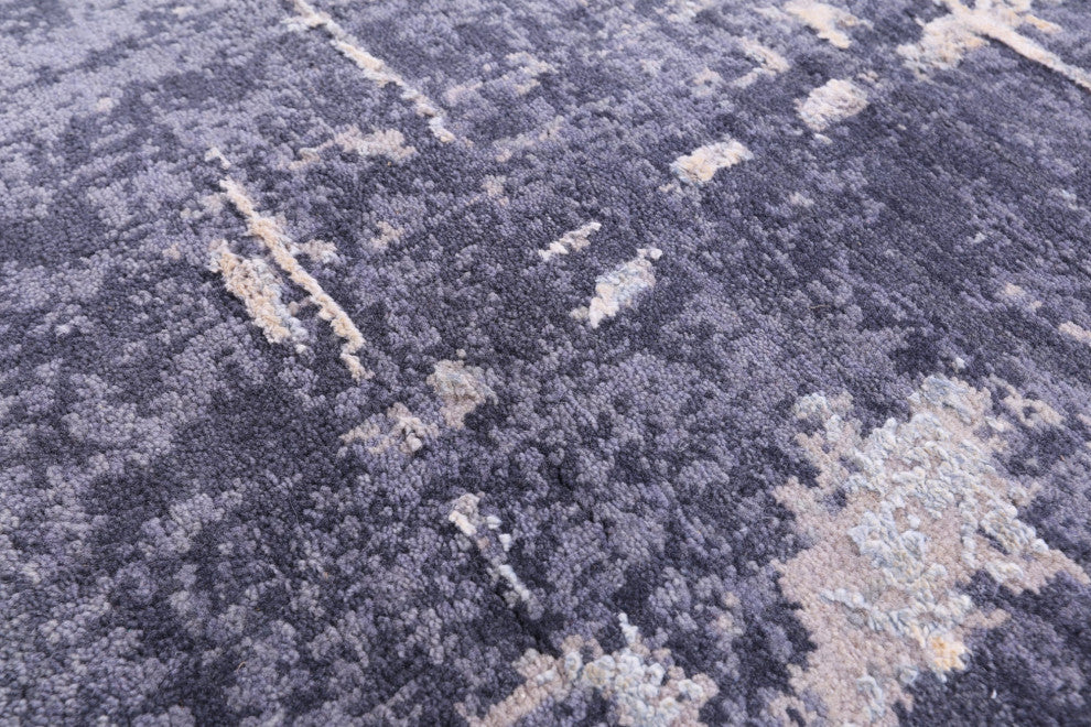 Woman Under The Rain Handmade Wool & Silk Rug 5' 11" X 9' 0" - Q13158