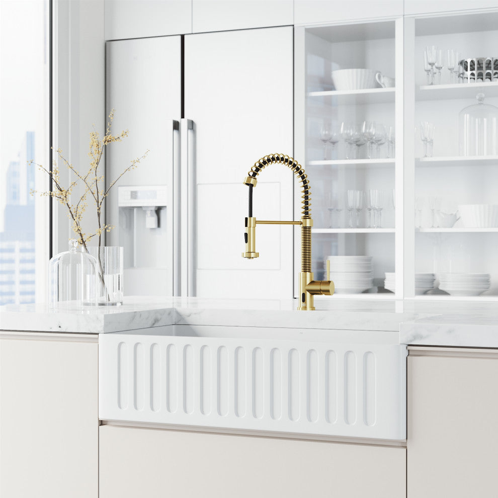 VIGO Edison 19" H Single Handle Pull-Down Sprayer Kitchen Faucet, Matte Brushed Gold, Touchless, Without Extras