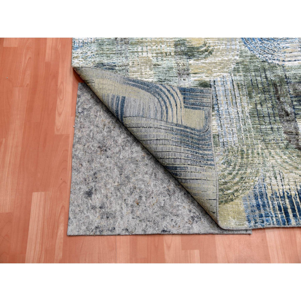 THE INTERTWINED PASSAGE Hand Knotted Silk Textured Wool Oriental Rug, 6'0"x9'0"