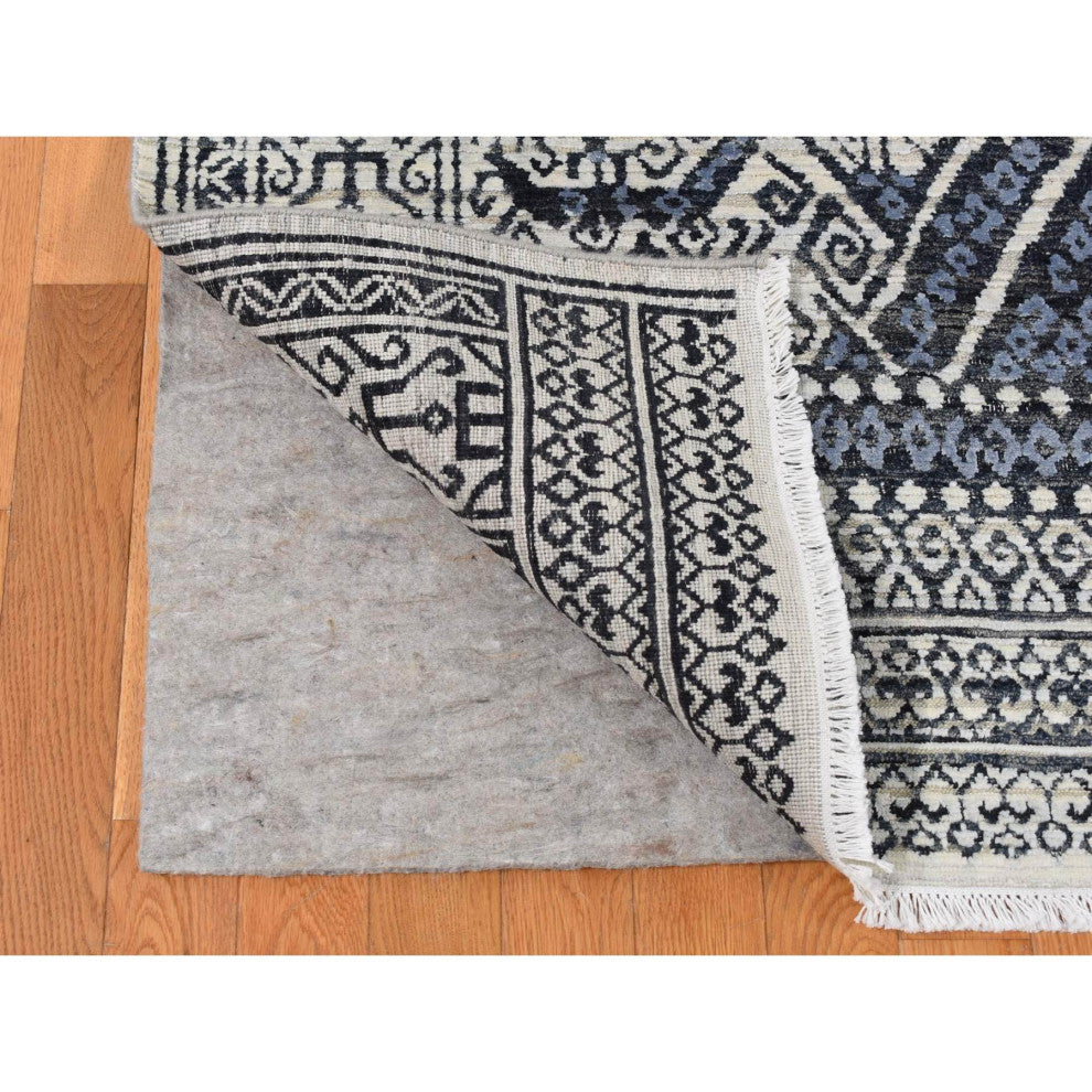 White Hand Knotted Tone on Tone Silk Small Repetitive Design Rug 9'x12'3"