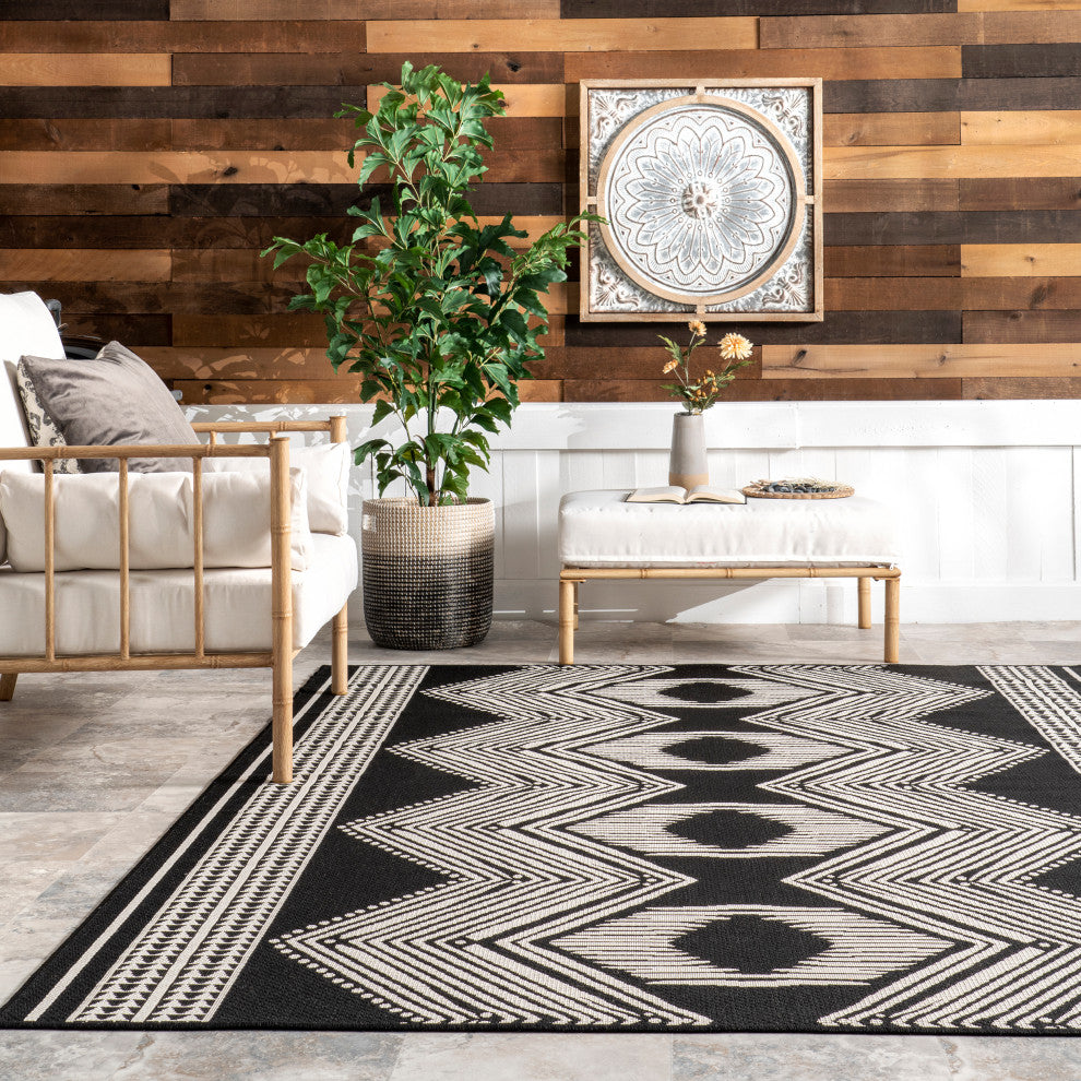 Nuloom Ranya Tribal Indoor/Outdoor Contemporary Area Rug, Black 4'X6'