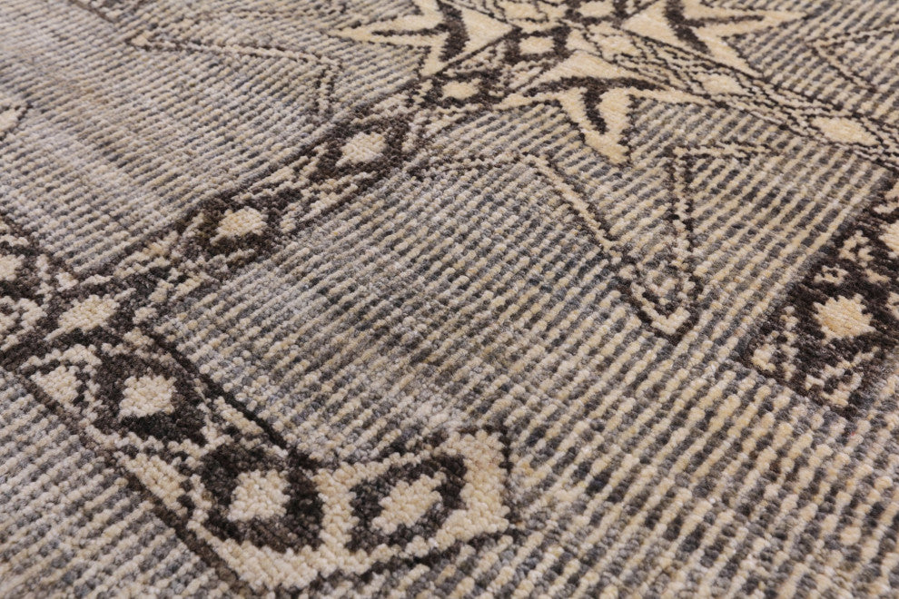 6' 6" X 9' 0" Navajo Hand Knotted Wool Area Rug Q4555