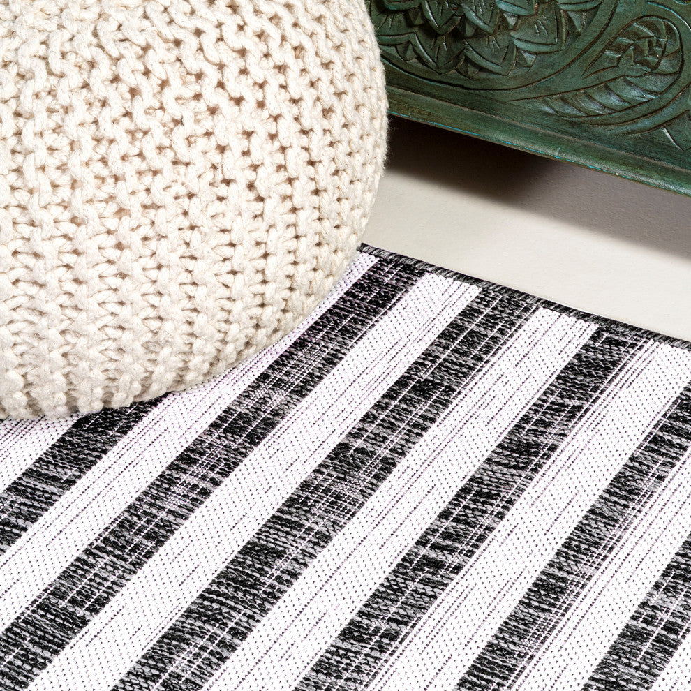 Sukie Modern Offset Stripe Indoor/Outdoor Area Rug, Black and Ivory, 4x6