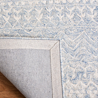 Safavieh Micro-Loop Collection MLP502 Rug, Blue/Ivory, 4' X 6'