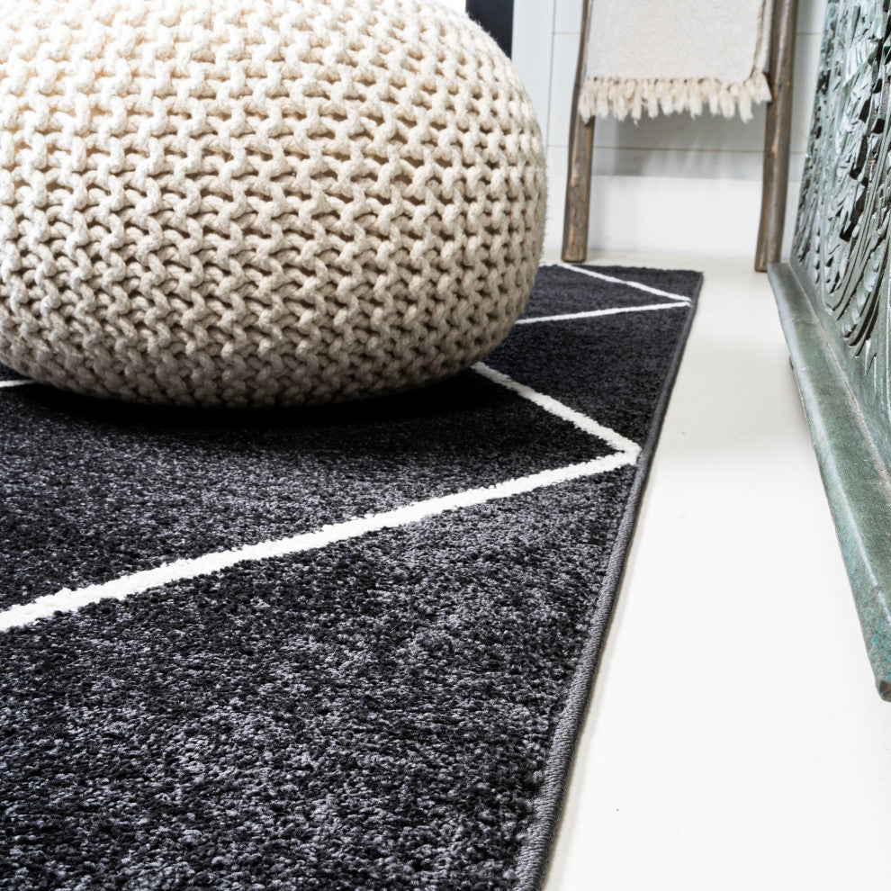 Cole Minimalist Diamond Trellis Black/White 2'x8' Runner Rug