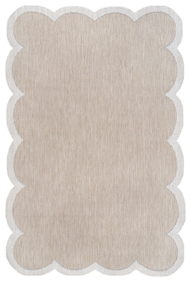 Alice Classic Cottage Two-Tone Scalloped Indoor/Outdoor Shaped Area Rug