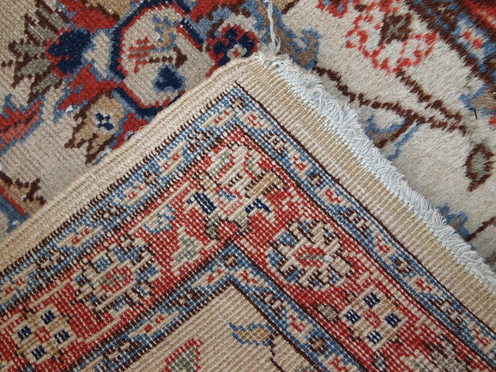 Handmade vintage Pakistani Lahore rug 2.5' x 4.6' ( 77cm x 141cm ) 1950s