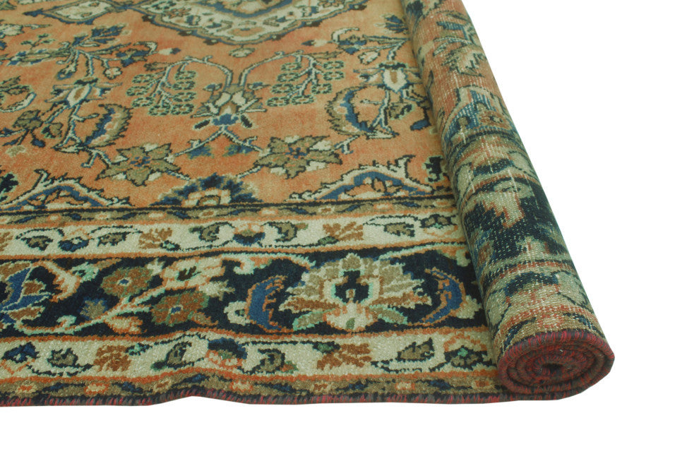 Semi-Antique Villads Rust/Ivory Rug, 6'9x9'3