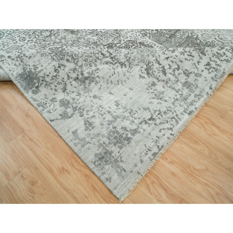 Gainsboro Hand Knotted Wool and Silk Zoroastrian Design Rug, 9'11"x14'