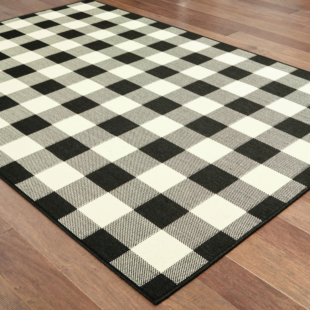 Martinique Gingham Check Black/ Ivory Indoor/Outdoor Area Rug, 7'10"x10'10"