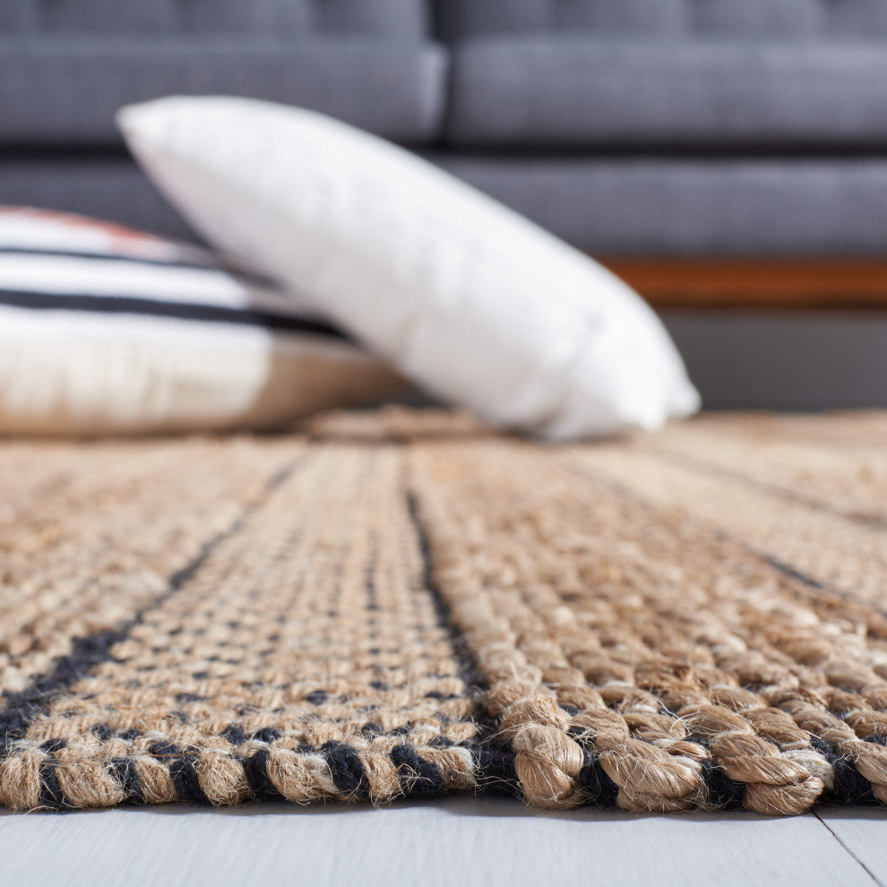 Safavieh Natural Fiber Collection NFB654Z Rug, Black/Natural, 8' x 10'