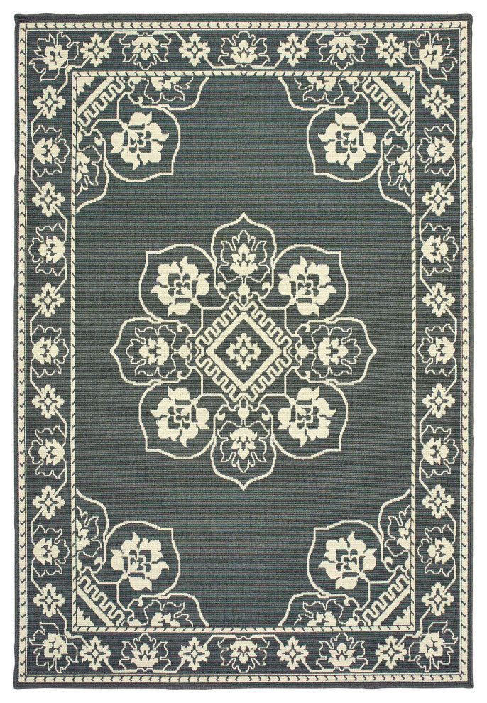 Martinique Floral Medallion Grey/ Ivory Indoor/Outdoor Area Rug, 6'7"x9'6"