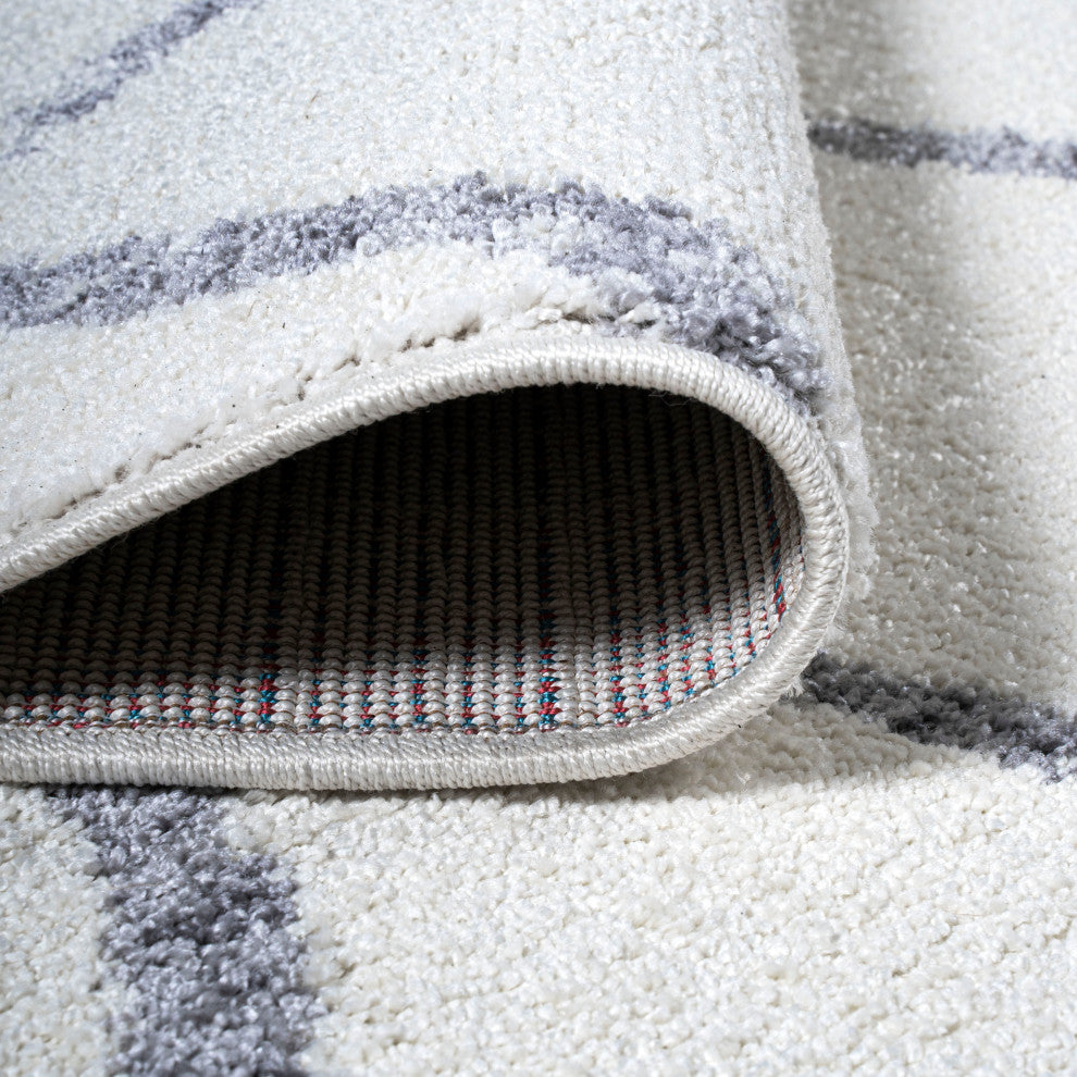 Illi Moroccan Diamond Trellis Ivory/Gray 4'x6' Area Rug