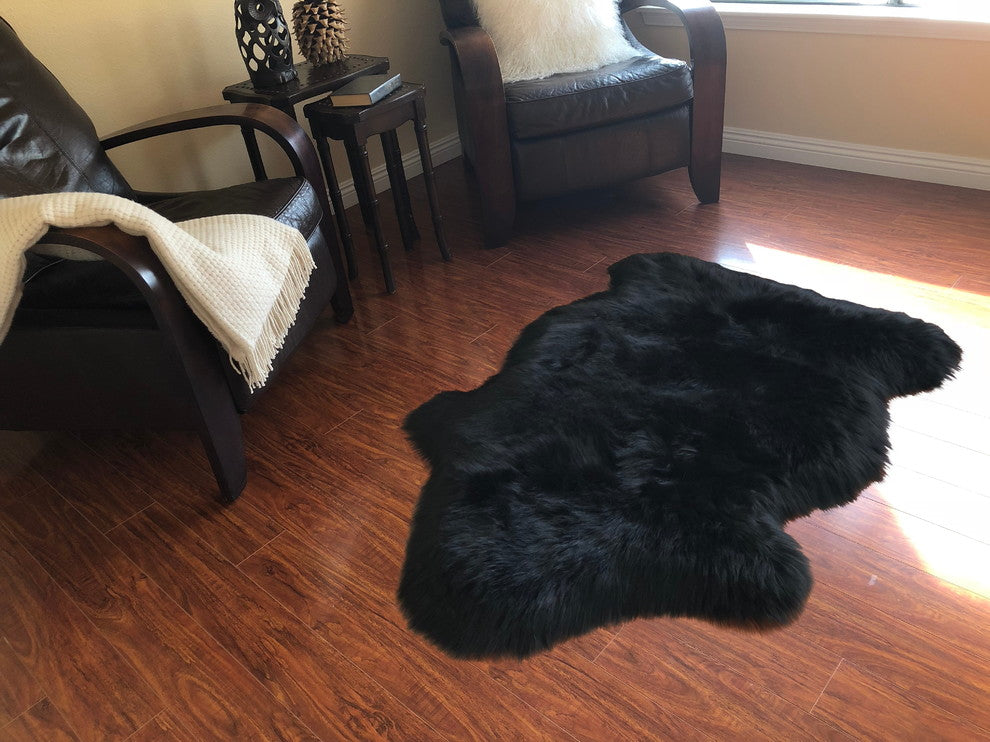 LAMBZY Genuine Sheepskin, Black, 2'x3'