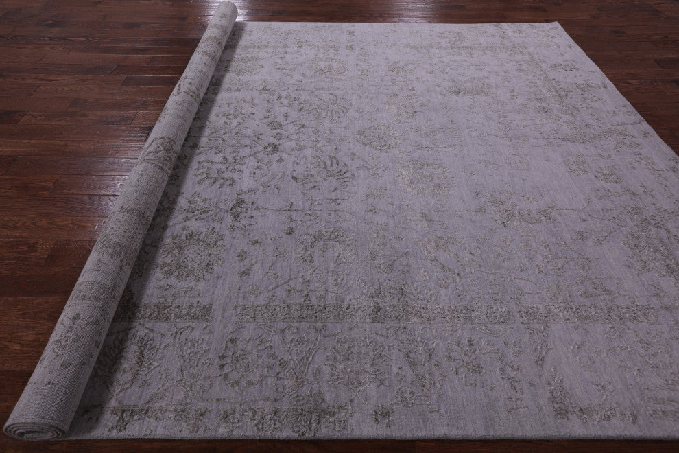 9' 0" X 12' 1" Persian Wool and Silk Hand-Knotted Rug Q6316