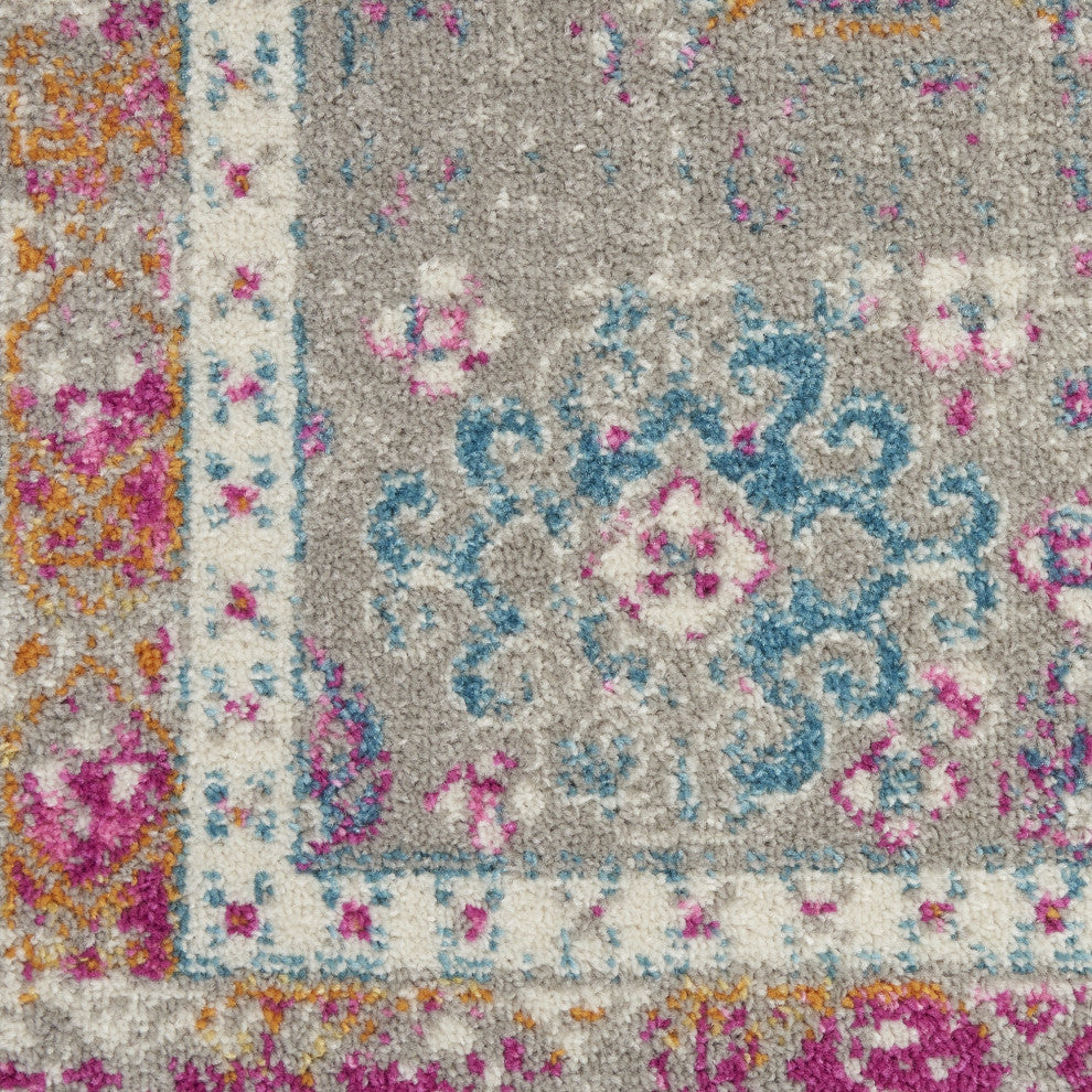 7" x 10" Gray Distressed Ornamental Area Rug