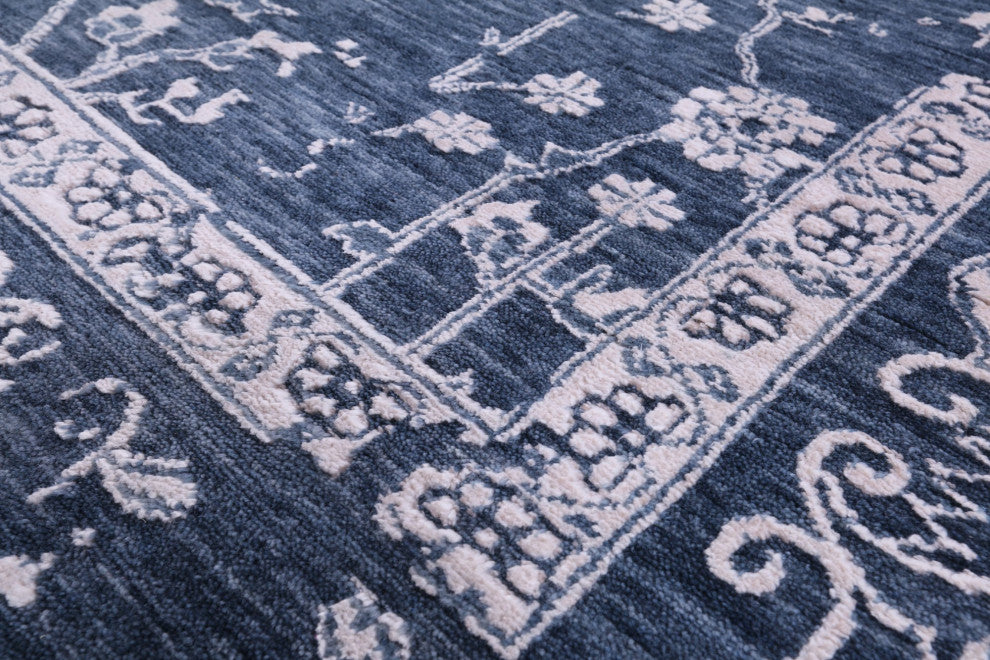 8' 2" X 10' 3" Persian Handmade Wool and Silk Rug Q9120