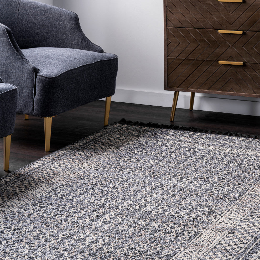 Nuloom Claudia Diamond Tassel Transitional Area Rug, Grey 4'x6'