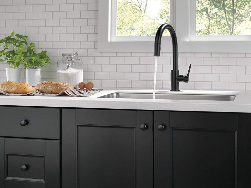Matte Black Kitchen Faucet with Pull Down Sprayer and Magnetic Docking