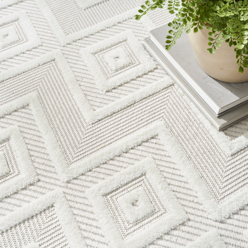 Nourison Versatile 10'' x Round Ivory White Modern Rug