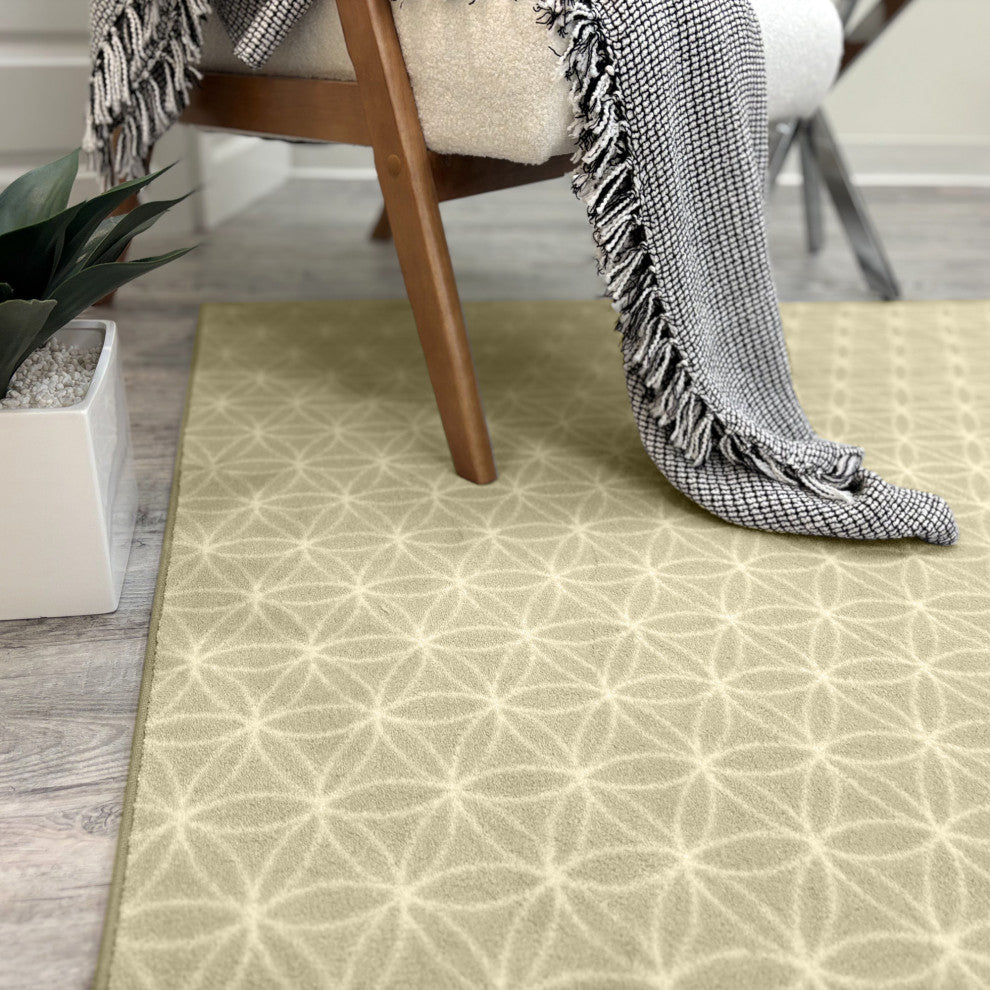 EYELET Soft Tactesse Nylon Area Rug with Anti-Stain Protection, Pistachio, 4'x12'