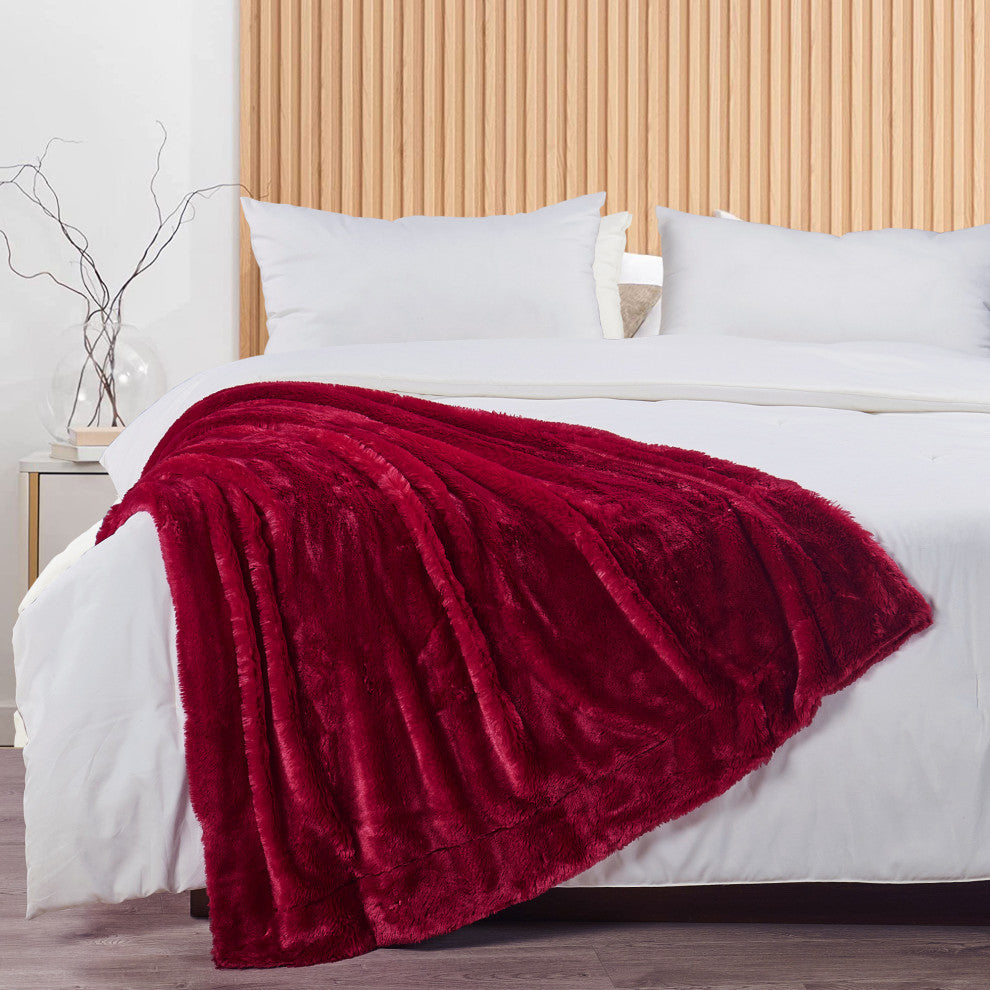 Double Sided Over-Sized Faux Fur Throw Blanket, Chili Red, 50''''x70''''