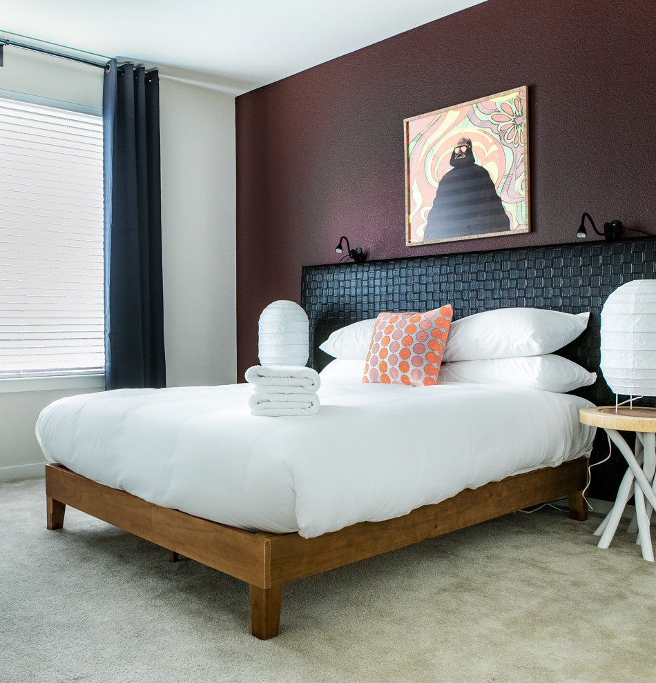 Posh Pollen Wilson Queen Pine Platform Bed