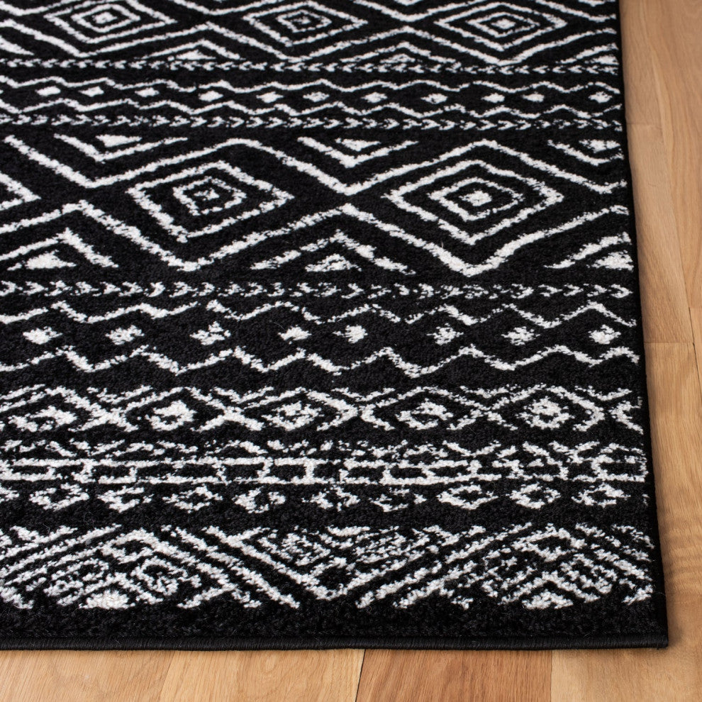 Safavieh Tulum Tul267Z Moroccan Rug, Black and Ivory, 6'7"x6'7" Round