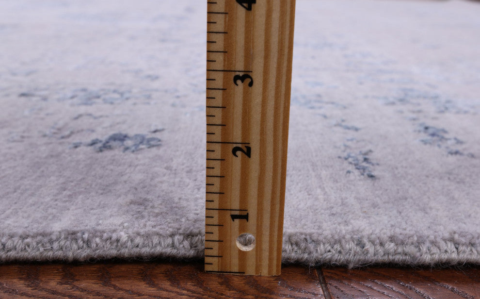 6' 1" X 9' 1" Persian Wool and Silk Hand Knotted Rug Q6281