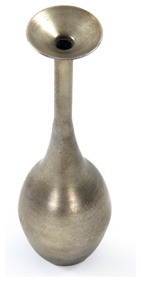 Noreen Bottle, Medium