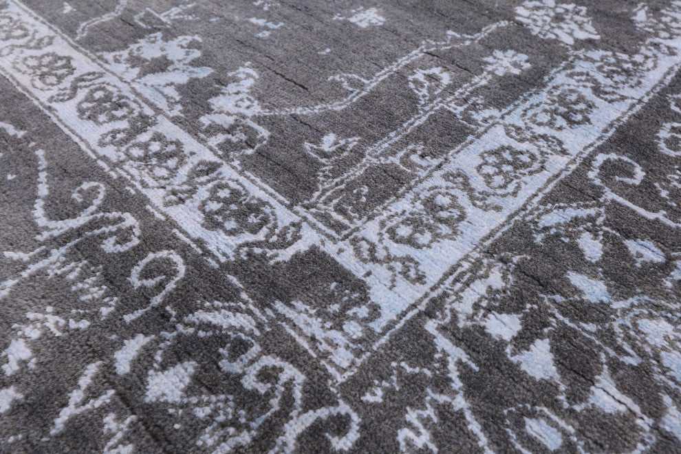 8' 1" X 10' 0" Persian Wool and Silk Hand-Knotted Rug Q6200