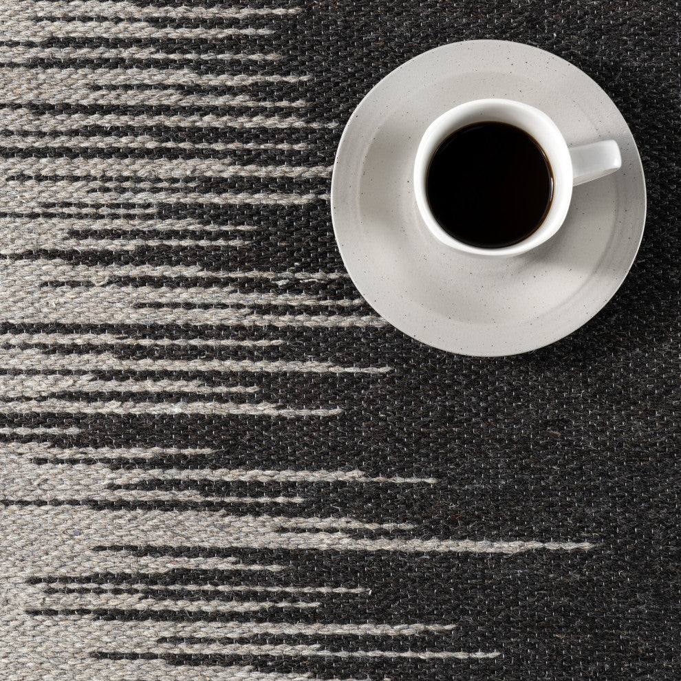 Wolf Reversible Wool Area Rug, Black 3' x 5'