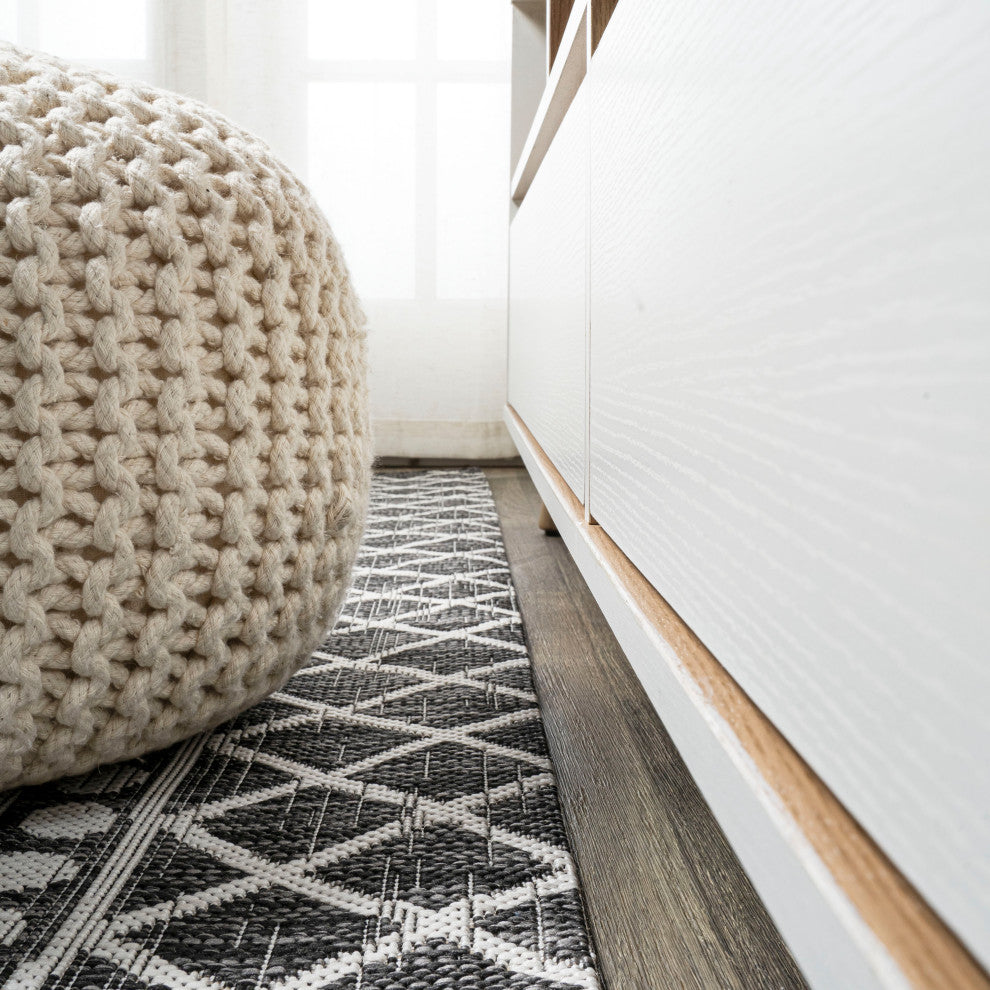 Kafel Tribal Bohemian Indoor/Outdoor Area Rug, Black/Ivory, 5'x8'