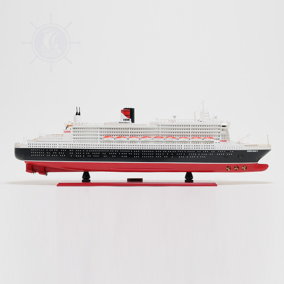 Queen Mary II L Cruise Ship Model