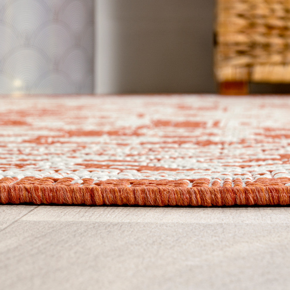 Sinjuri Medallion Textured Weave Indoor/Outdoor, Orange/Cream, 5' Square