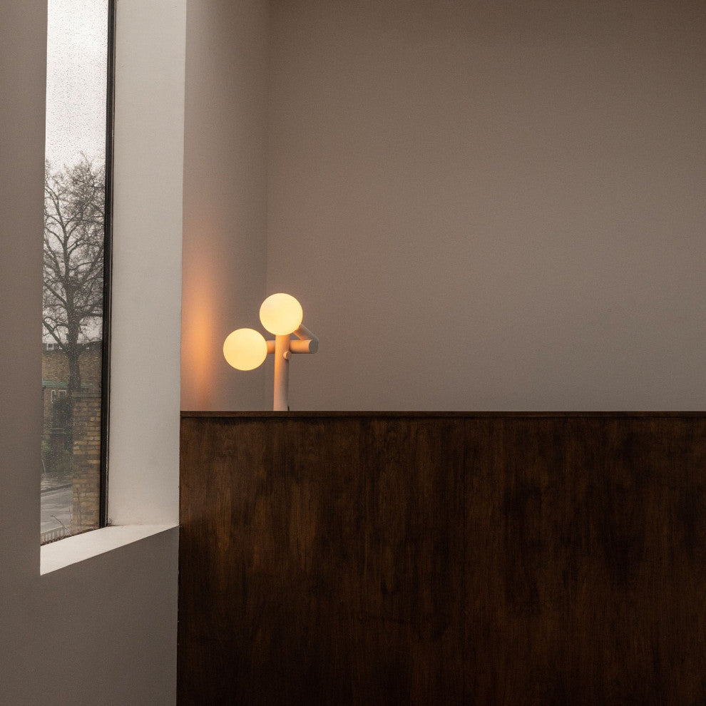 David Weeks Echo Table Lamp US with Sphere IV
