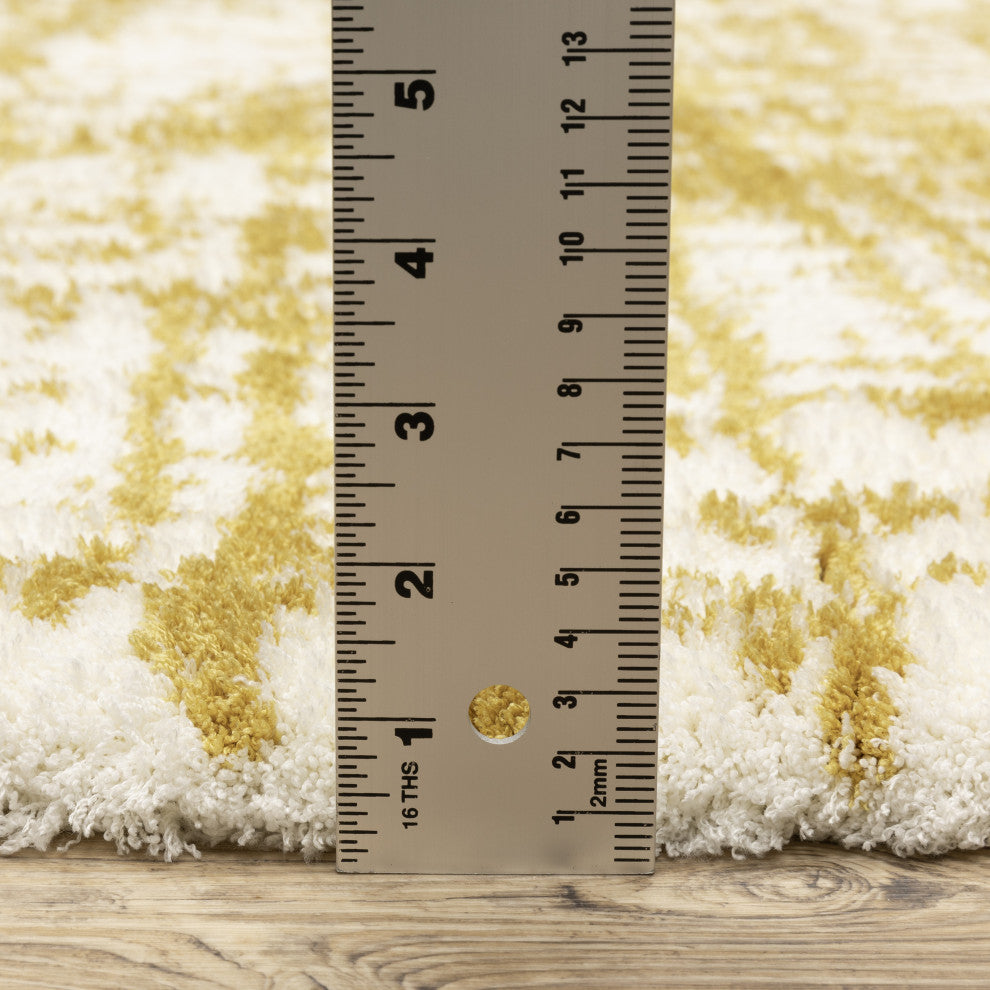 Greer Modern Distressed Etchings Green/ Ivory Area Rug, 2'3" x 7'6"