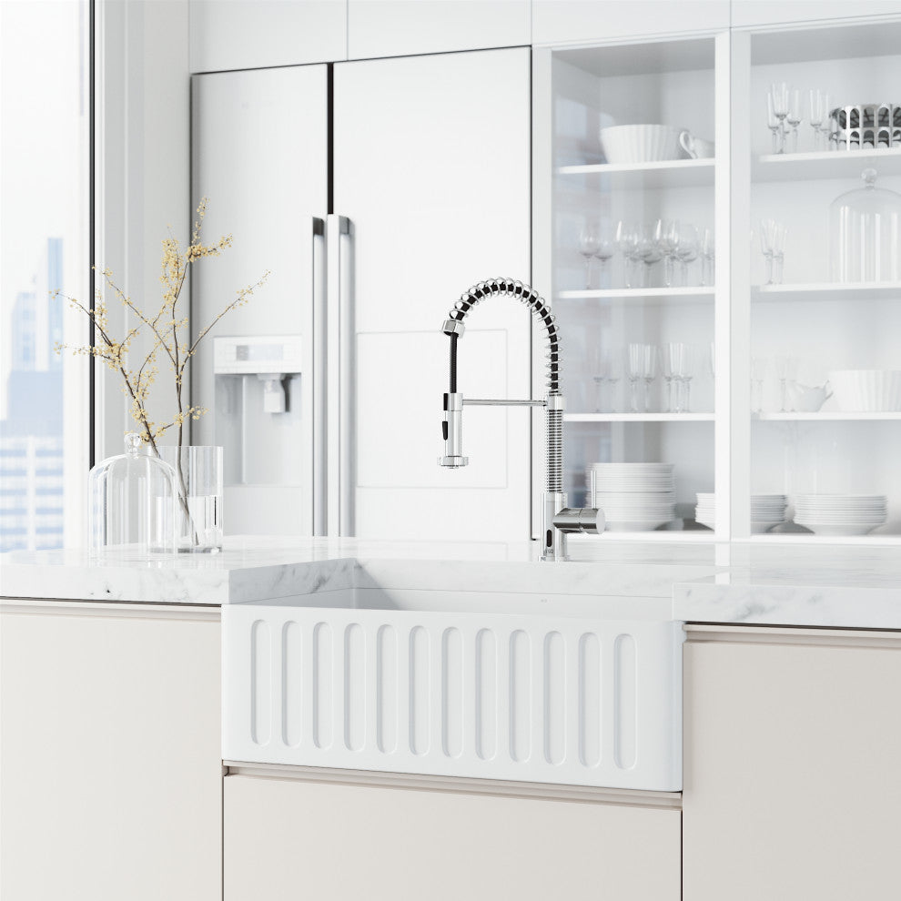 VIGO Edison 19" H Single Handle Pull-Down Sprayer Kitchen Faucet, Chrome, Touchless, Without Extras
