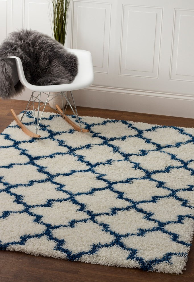 Dubach Morrocan Trellis Shag Rug - White and Blue - 2' 7