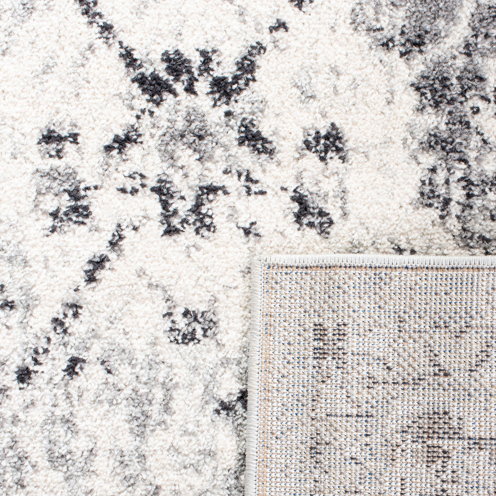 Safavieh Madison Collection MAD611 Rug, Silver/Grey, 6'7" X 9'2"