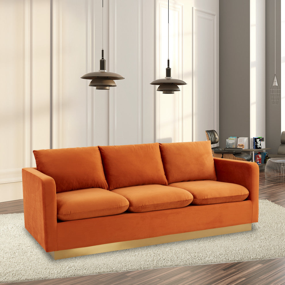LeisureMod Nervo Modern Velvet Sofa With Gold Base, Orange Marmalade