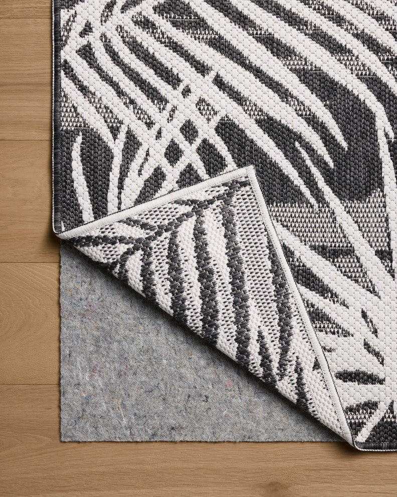 Loloi Easton Ivory / Onyx 4'-0" x 6'-0" Accent Rug