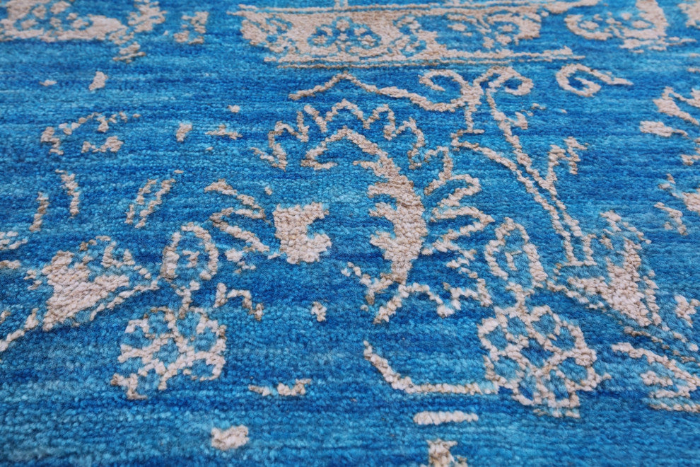 8' Round Wool & Silk Persian Hand-Knotted Rug - Q15564